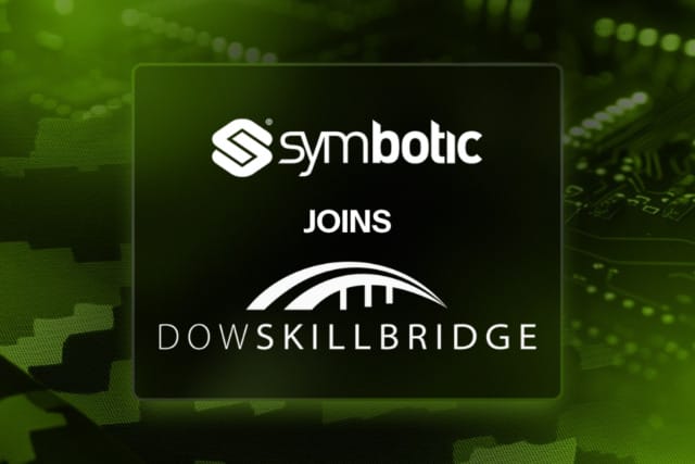 Symbotic se une a DowSkillBridge con un fondo inspirado en la tecnología verde.
